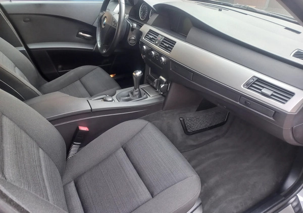 BMW Seria 5 cena 18700 przebieg: 241000, rok produkcji 2006 z Ozimek małe 67